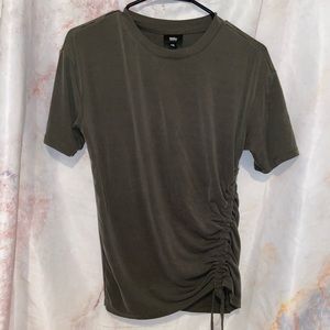 Mossimo ruched t 🟢
